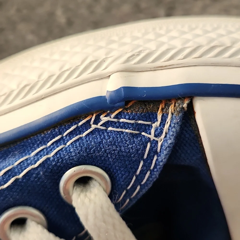 Blue low-top converse - Picture 9 of 13